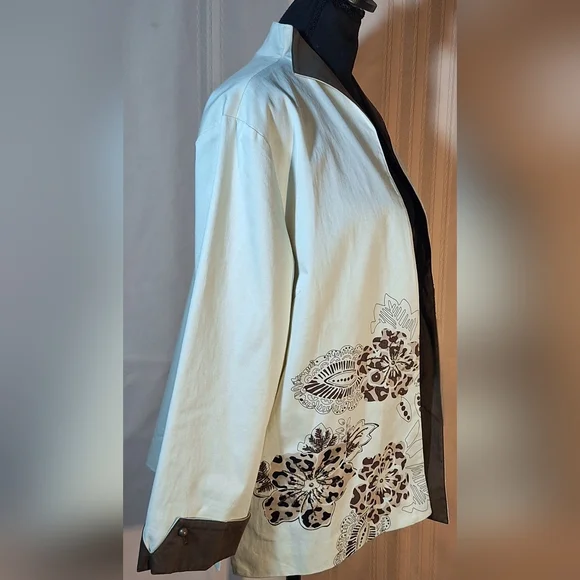 MULTIPLES Cream and Brown Floral Blazer - Picture 2 of 9